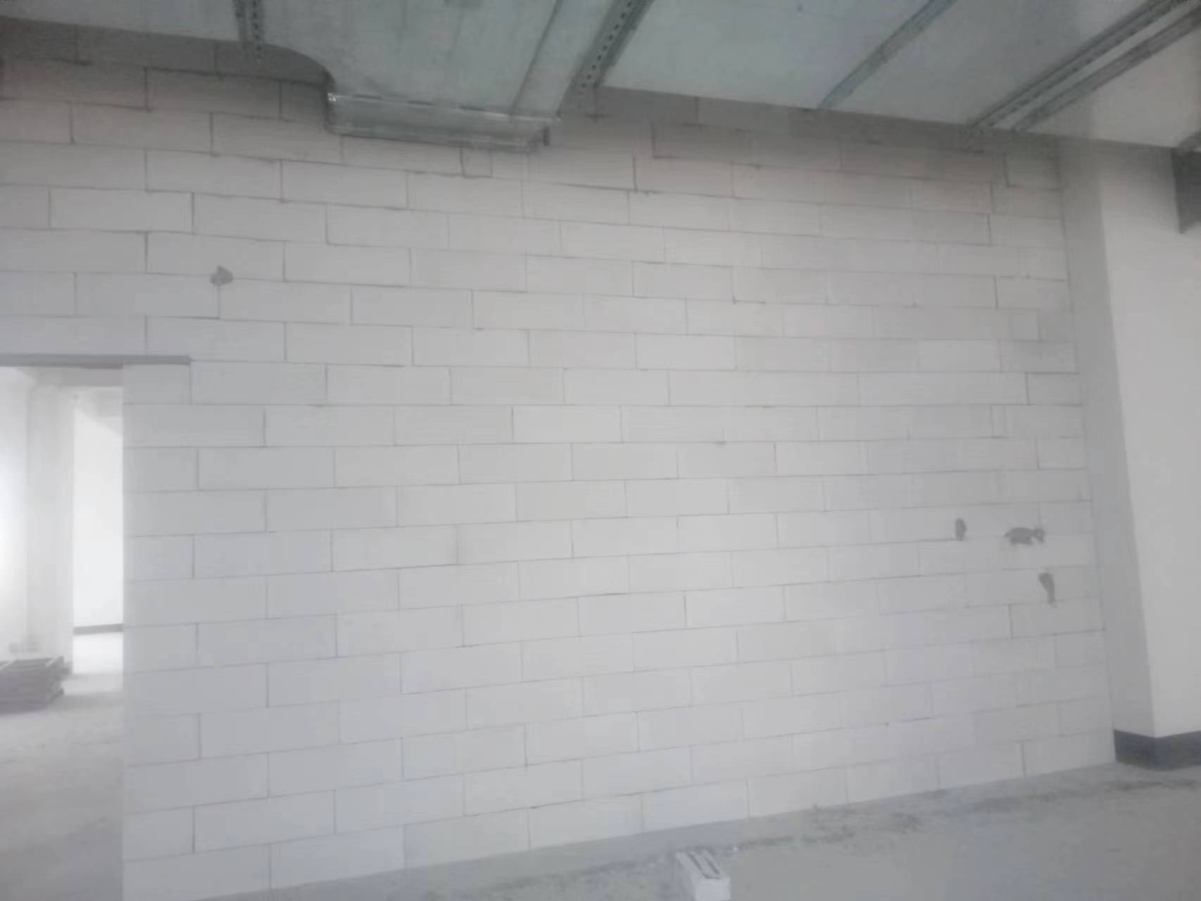 隔墙施工后效果